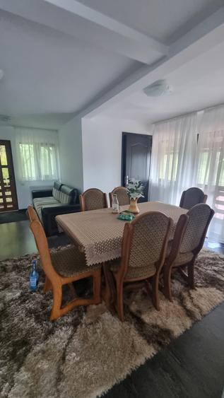 Casă individuală cu 6 camere cu Garaj în Călata