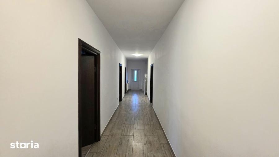 Casă cu 5 camere decomandat cu Teren 1487 Mp în Central