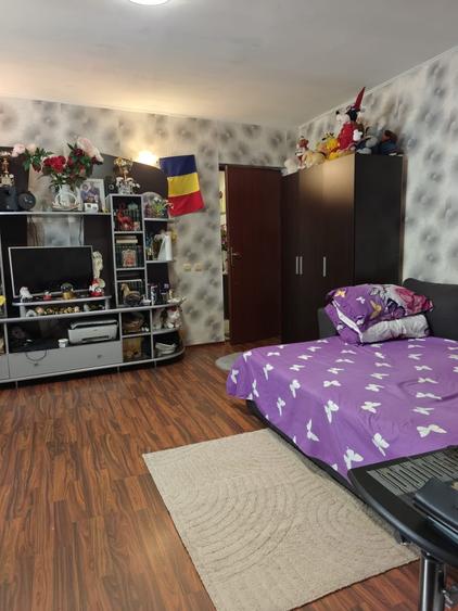 Apartament cu 2 camere semidecomandat în Buftea