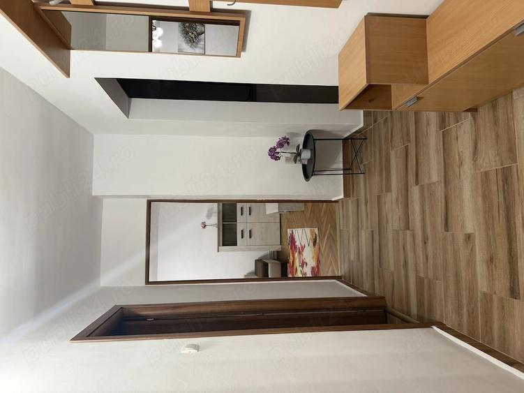Apartament cu 3 camere decomandat în Exterior Vest