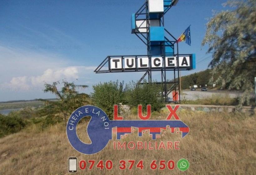 Teren de 5300 mp, în Peco