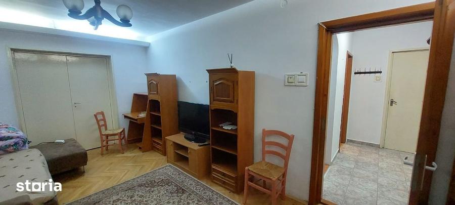 Apartament cu 3 camere decomandat în Dâmbu Pietros