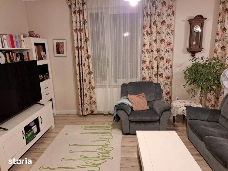 Casă cu 7 camere cu Teren 400 Mp în Semicentral