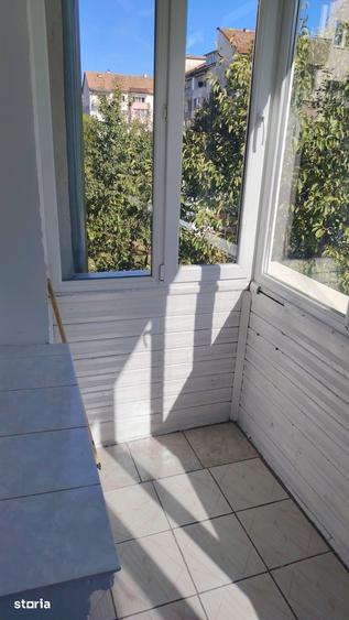Inchiriez ap. cu 3 camere, 2 balcoane, Zona C.R.Vivo - 5