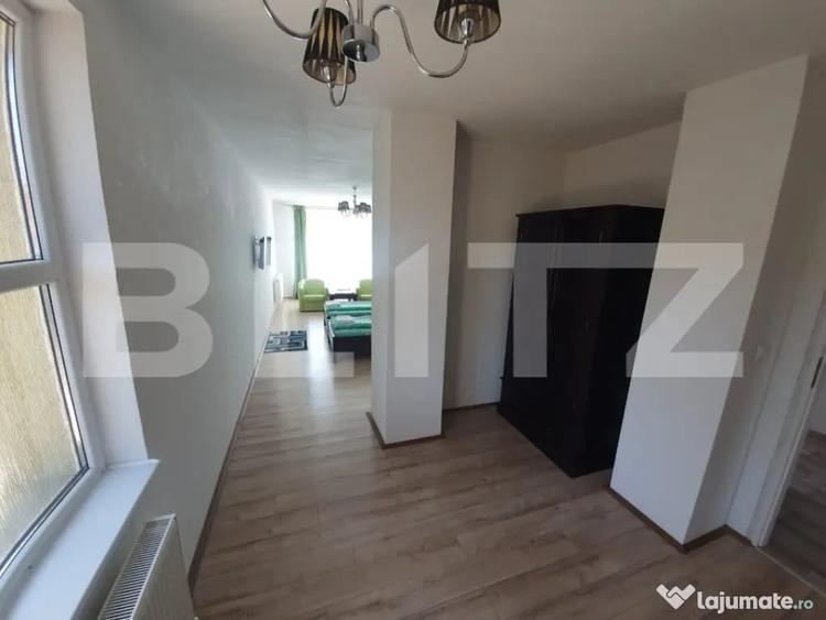 Casă cu 10 camere cu Teren 1100 Mp în Corunca