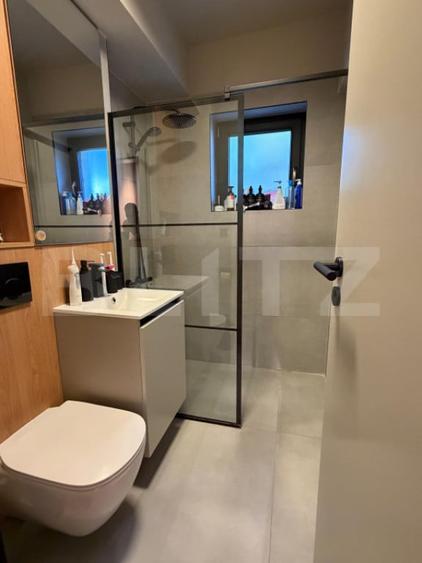 Apartament cu 4 camere decomandat în Est
