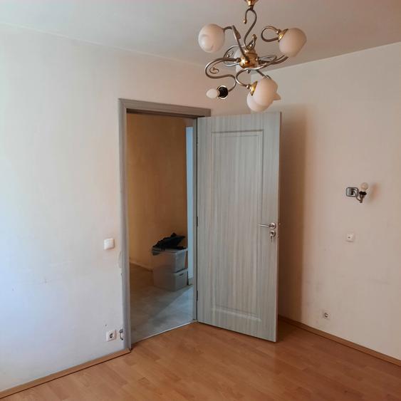 Apartament cu 4 camere decomandat în Virtuții