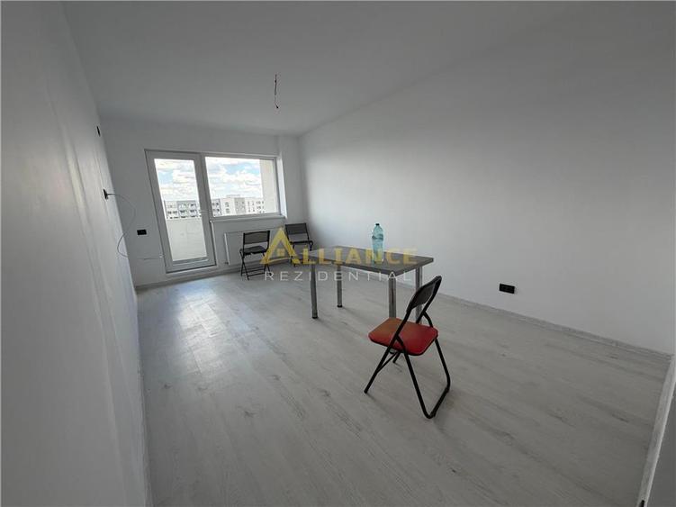 Apartament cu 3 camere decomandat în Metalurgiei