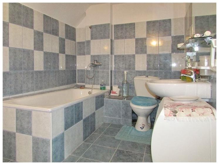 Casă individuală cu 5 camere cu Canalizare în Vlădeni