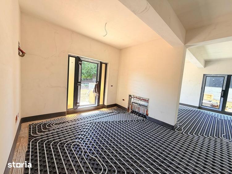 Casă cu 4 camere cu Teren 500 Mp în Tomești