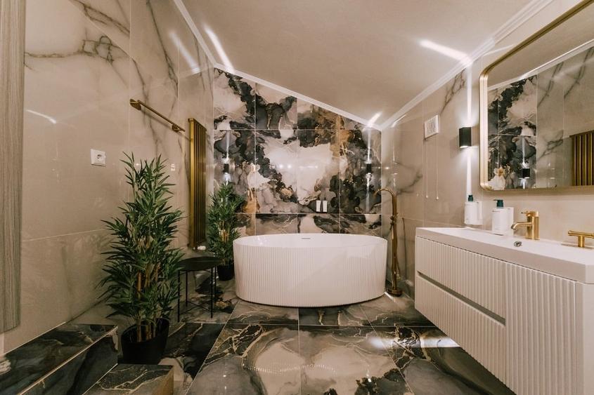 Hotel/Pensiune, de 20 mp, în Podenii Noi