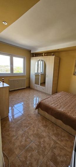 Apartament cu 4 camere decomandat, mobilat în Eforie Nord