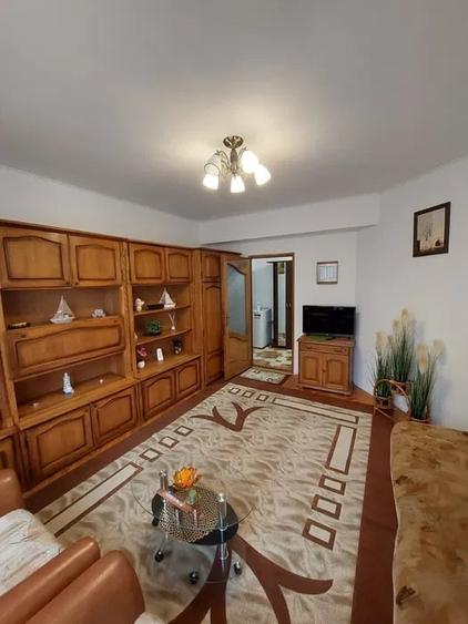 Apartament cu 2 camere decomandat, mobilat în Mărăști