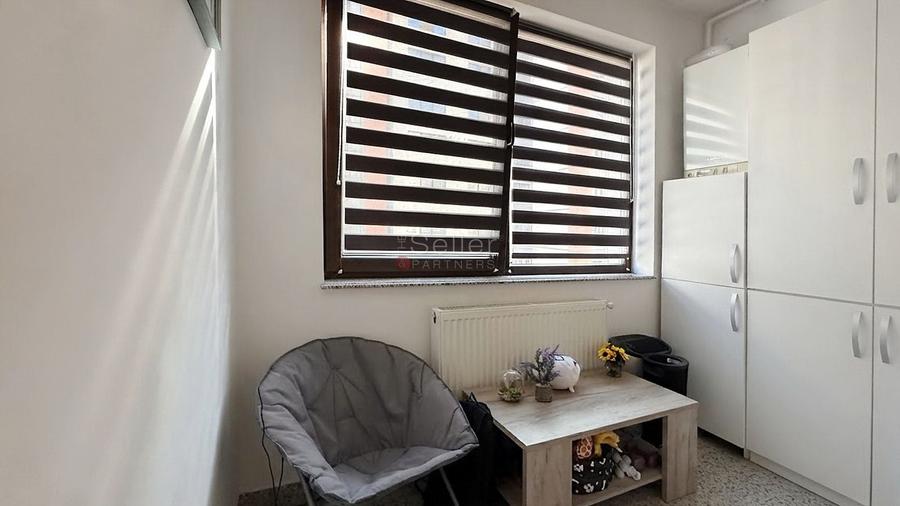 Apartament cu 3 camere decomandat, mobilat în Tractorul