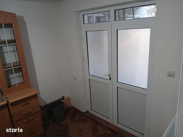 Casă cu 4 camere cu Teren 2275 Mp în Văcărești