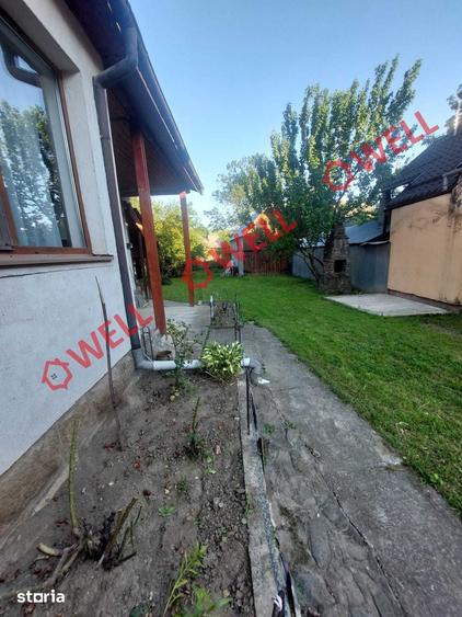 Casa familiala de vanzare in Bre?cu, la drumul principal! - 2
