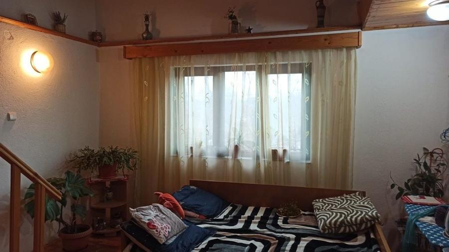 Casă cu 3 camere în Central