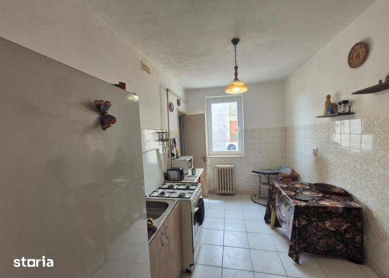 Apartament cu 3 camere decomandat în Ultracentral