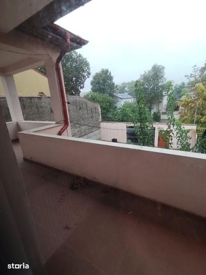 Casă cu 5 camere cu Teren 400 Mp în Călărași