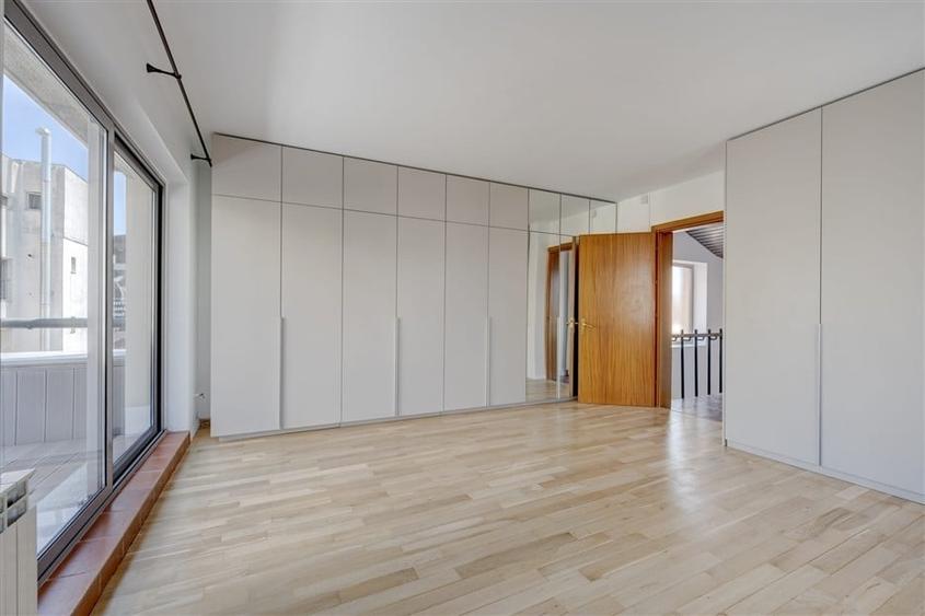Apartament cu 4 camere decomandat în Dorobanți