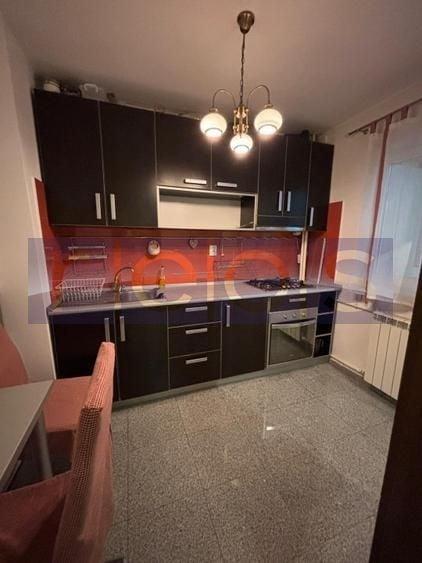 Apartament cu 3 camere decomandat, mobilat în Tineretului