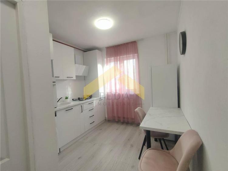 Apartament cu 2 camere semidecomandat, mobilat în Băncilor