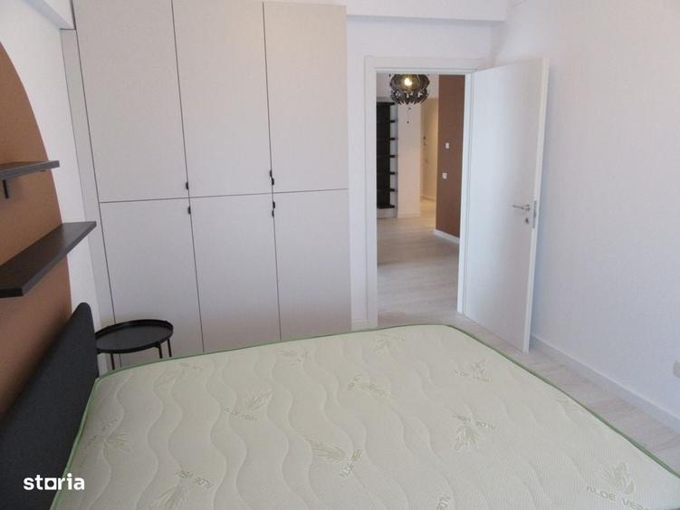 Apartament cu 3 camere semidecomandat, mobilat în Fundeni