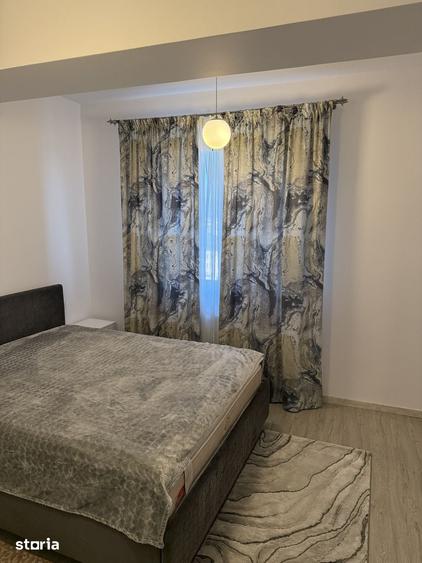 Apartament cu 3 camere în Podu Roș