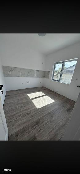 Casă cu 4 camere cu Teren 140 Mp în Central