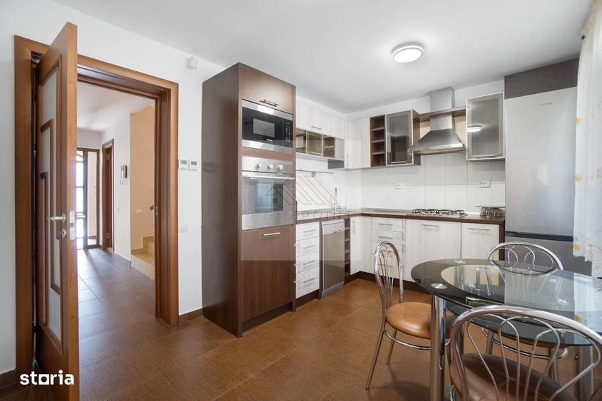 Casă cu 4 camere cu Teren 400 Mp în Noua