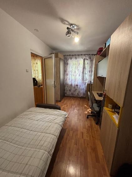 Apartament cu 3 camere semidecomandat, mobilat în UTA
