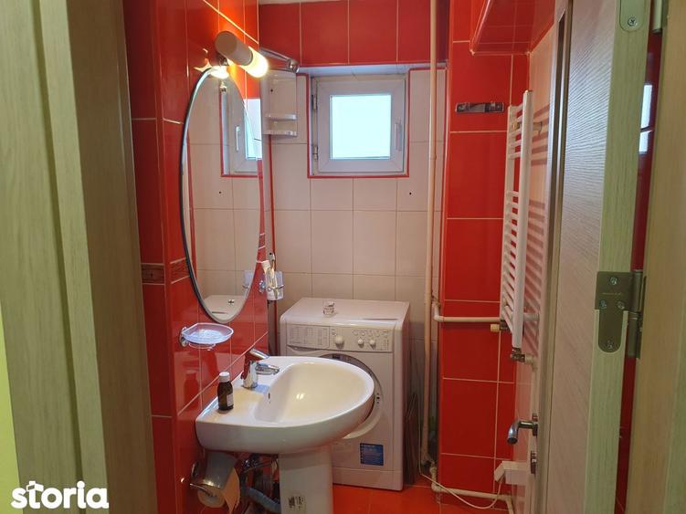 Apartament cu 4 camere semidecomandat, mobilat în Tudor Vladimirescu