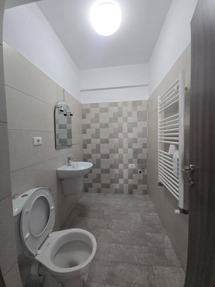 Apartament cu 3 camere decomandat în Dobroești
