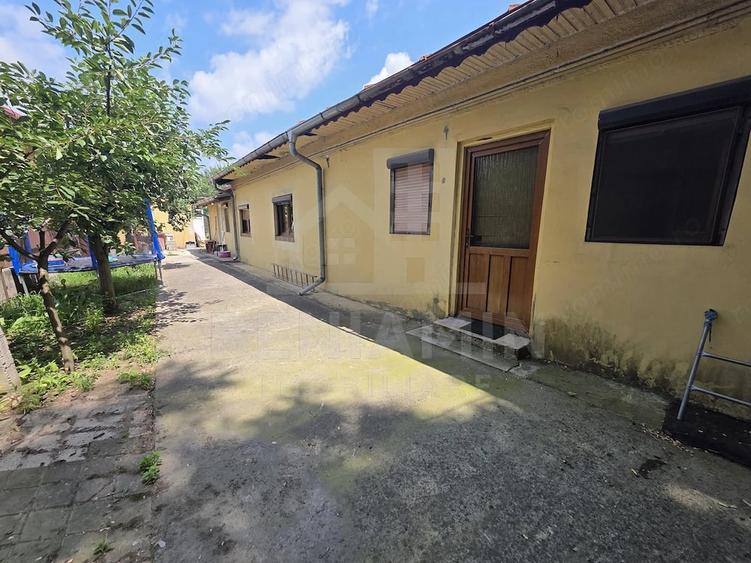 Casă cu 5 camere cu Teren 785 Mp în Bordei