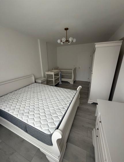 Apartament cu 3 camere decomandat în Medicină