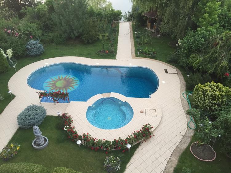 Casă individuală cu 17 camere cu Teren 2400 Mp în Chiajna