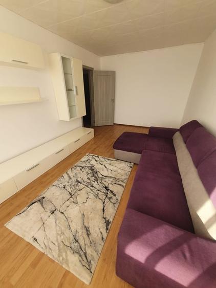 Apartament cu 2 camere decomandat în Apărătorii Patriei