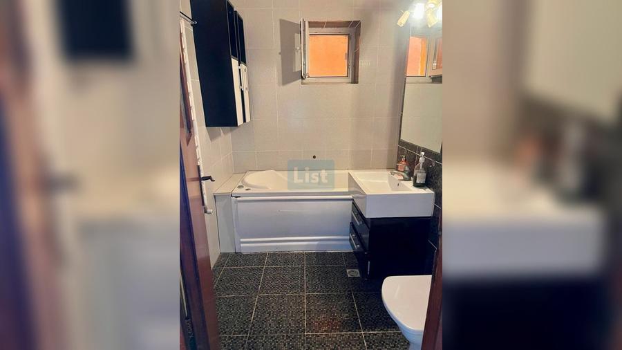Apartament cu 3 camere decomandat în Faleză