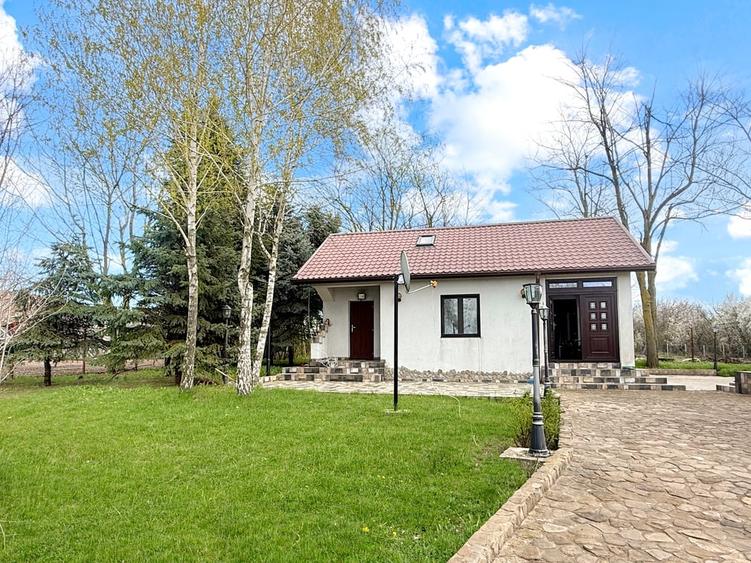 Casă individuală cu 2 camere cu Teren 1500 Mp în Livedea