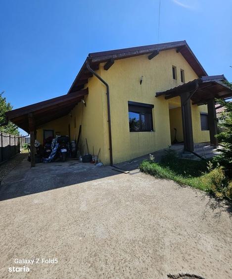 Casă cu 4 camere în Central