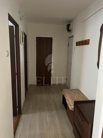 Apartament cu 3 camere semidecomandat în Grigorescu