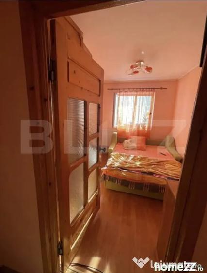 Apartament cu 3 camere decomandat în Siret