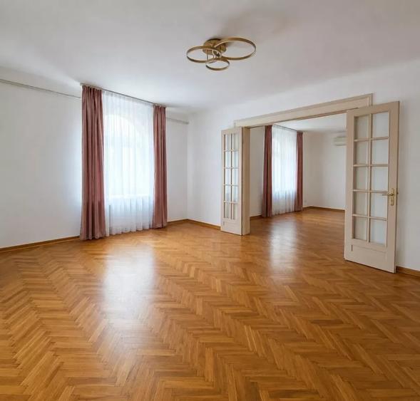 Birou, de 120 mp, în Decebal