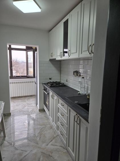 Apartament cu 2 camere decomandat în Podul de Fier