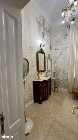 Apartament cu 4 camere, mobilat în Victoriei