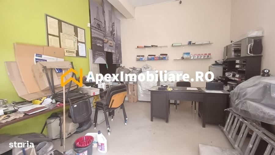 Spațiu comercial, de 30 mp, în Titan