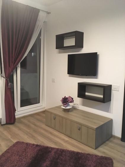 Garsonieră decomandată în Timpuri Noi