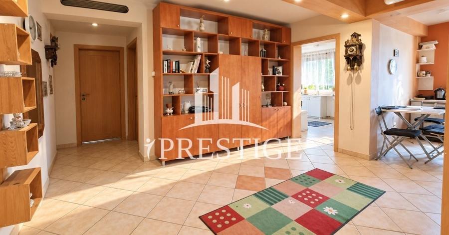 Apartament cu 3 camere decomandat, mobilat în Ștrand