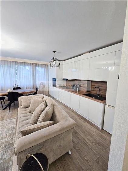 Apartament cu 2 camere semidecomandat, mobilat în Pipera
