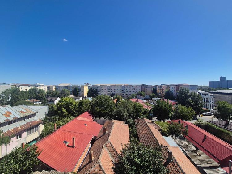 Apartament cu 2 camere decomandat în 1 Mai